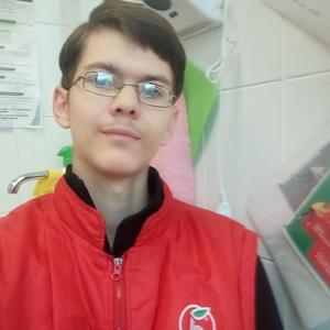 Парни в Саратове: Алексей, 21 - ищет девушку из Саратова
