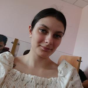 Девушки в Владивостоке: Полина, 19 - ищет парня из Владивостока