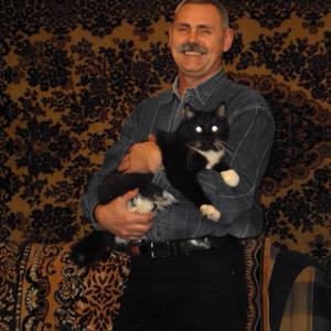 Парни в Смоленске: Александр Быкасов, 64 - ищет девушку из Смоленска
