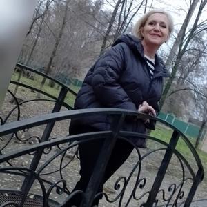 Девушки в Сочи: Ирина, 52 - ищет парня из Сочи
