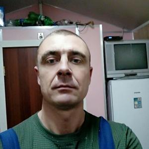 Парни в Магадане: Николай, 46 - ищет девушку из Магадана
