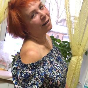 Девушки в Томске: Марина, 61 - ищет парня из Томска