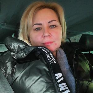 Девушки в Нижневартовске: Ирина, 45 - ищет парня из Нижневартовска