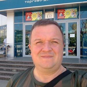 Александр, 56 лет, Северск