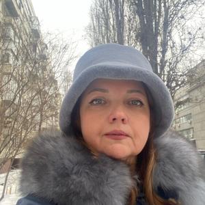 Девушки в Саратове: Елена, 43 - ищет парня из Саратова