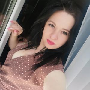 Девушки в Ульяновске: Марина, 35 - ищет парня из Ульяновска