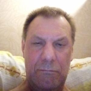 Виталий, 58 лет, Саратов