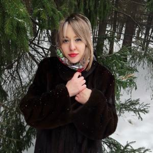Девушки в Омске: Светлана, 28 - ищет парня из Омска
