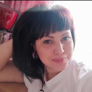 Девушки в Владивостоке: Аня, 37 - ищет парня из Владивостока