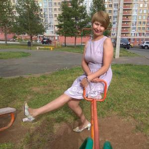 Девушки в Ижевске: Зоя, 51 - ищет парня из Ижевска