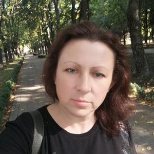Девушки в Краснодаре (Краснодарский край): Yuliya, 49 - ищет парня из Краснодара (Краснодарский край)