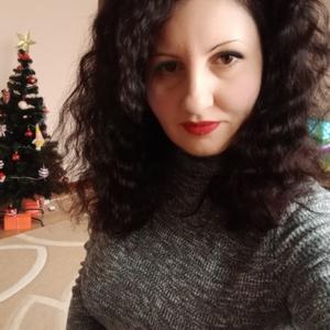 Девушки в Шымкенте: Карина Каприелова, 40 - ищет парня из Шымкента