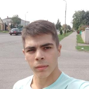Парни в Ессентуках: Андрей, 24 - ищет девушку из Ессентуков