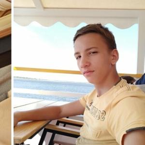 Парни в Тимашевске: Антон, 23 - ищет девушку из Тимашевска