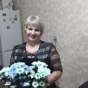 Девушки в Омске: Зоя, 53 - ищет парня из Омска