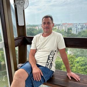 Парни в Владивостоке: Константин, 49 - ищет девушку из Владивостока