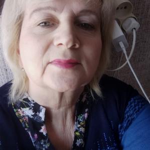 Девушки в Омске: Валентина, 61 - ищет парня из Омска