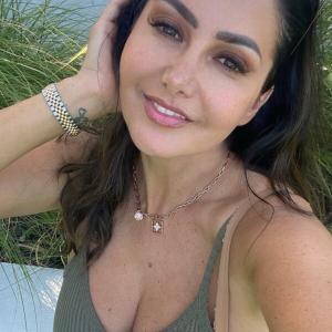 Девушки в Miami: Danielleboo, 39 - ищет парня из Miami