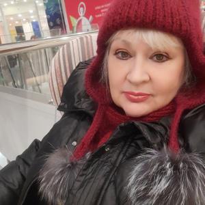 Девушки в Волгограде: Irina, 61 - ищет парня из Волгограда
