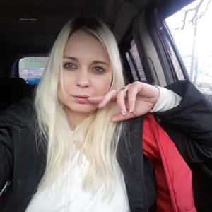 Девушки в Таганроге: Юля, 36 - ищет парня из Таганрога