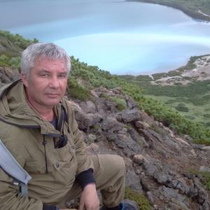 Андрей, 58 лет, Владивосток