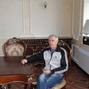 Парни в Ставрополе: Viktor, 68 - ищет девушку из Ставрополя