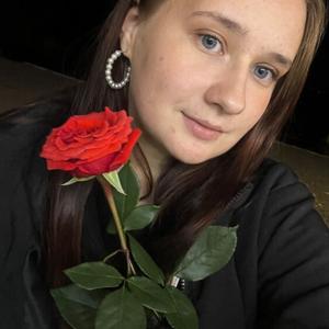Девушки в Омске: Катя, 19 - ищет парня из Омска