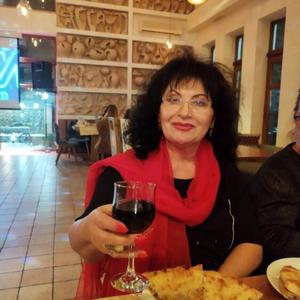 Девушки в Новокузнецке: Гала, 59 - ищет парня из Новокузнецка