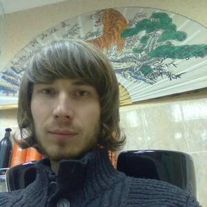 Парни в Ноябрьске: Макс Денисов, 40 - ищет девушку из Ноябрьска