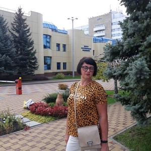 Девушки в Череповце: Елена, 56 - ищет парня из Череповца