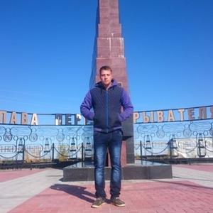 Парни в Тобольске: Максим, 33 - ищет девушку из Тобольска
