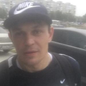 Парни в Нижневартовске: Геннадий, 38 - ищет девушку из Нижневартовска