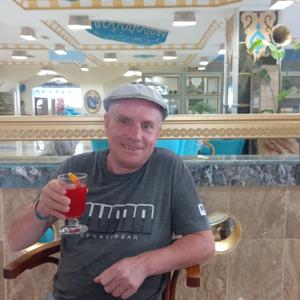 Парни в Саратове: Вадим, 51 - ищет девушку из Саратова