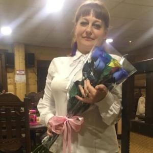 Девушки в Комсомольске-На-Амуре: Юлия, 46 - ищет парня из Комсомольска-На-Амуре