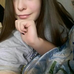 Девушки в Омске: Анастасия, 22 - ищет парня из Омска