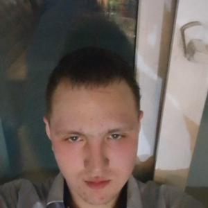 Парни в Киселевске: Эдуард, 22 - ищет девушку из Киселевска
