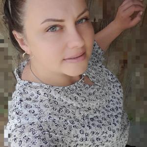 Анюта Савоничева, 40 лет, Ивот