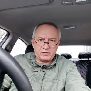 Парни в Волгограде: Александр, 61 - ищет девушку из Волгограда