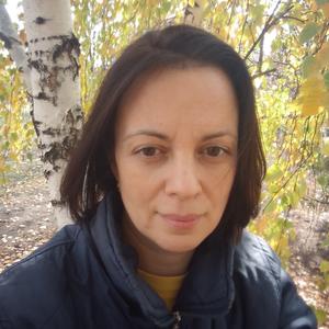 Девушки в Омске: Светлана, 44 - ищет парня из Омска
