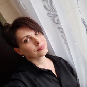 Девушки в Омске: Анна, 46 - ищет парня из Омска