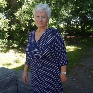 Девушки в Томске: Людмила, 75 - ищет парня из Томска