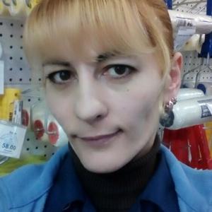 Девушки в Омске: Юлия, 44 - ищет парня из Омска