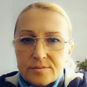Парни в Калининграде: Елена, 51 - ищет девушку из Калининграда
