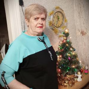 Девушки в Пскове: Вера, 67 - ищет парня из Пскова