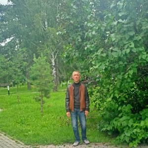 Парни в Челябинске: Валерий, 66 - ищет девушку из Челябинска
