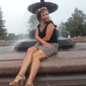 Девушки в Омске: Вера Русинова, 69 - ищет парня из Омска