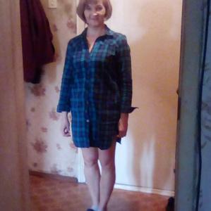 Девушки в Нижний Новгороде: Елена, 48 - ищет парня из Нижний Новгорода