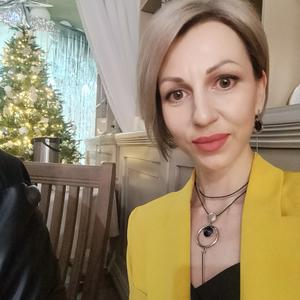 Девушки в Волгодонске: Оксана, 38 - ищет парня из Волгодонска