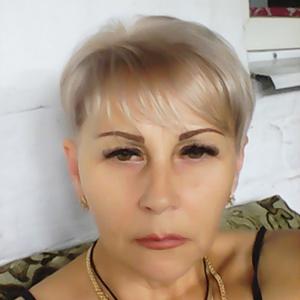Девушки в Донецке: Тина, 52 - ищет парня из Донецка