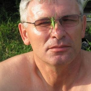 Валерий, 68 лет, Санкт-Петербург